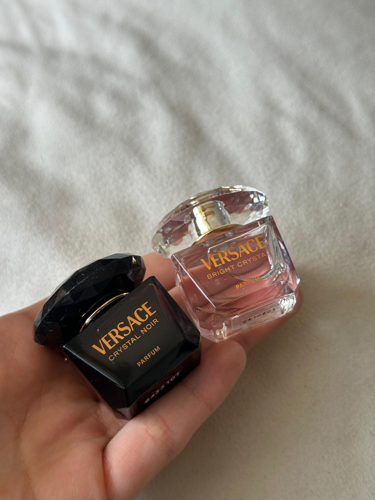 Versace Crystal Noir Parfum — perfume mujer original en Colombia | Disfragancias